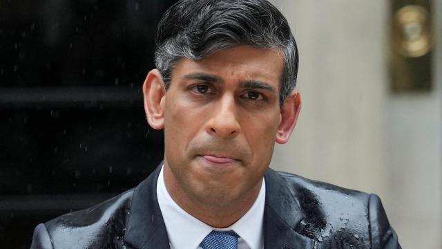 El primer ministro británico, Rishi Sunak, pronuncia un discurso en el que pide elecciones generales.
