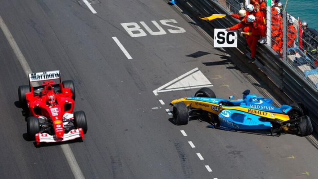 El coche de Fernando Alonso tras estrellarse en el túnel de Monaco