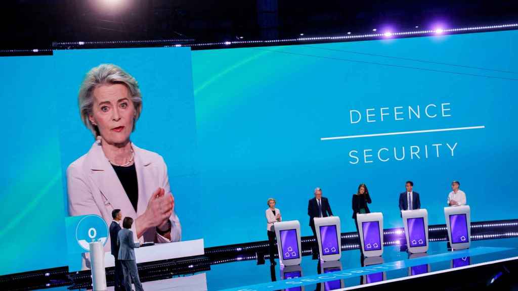 Ursula von der Leyen y los líderes del resto de partidos, durante el debate electoral de este jueves en la sede de la Eurocámara en Bruselas