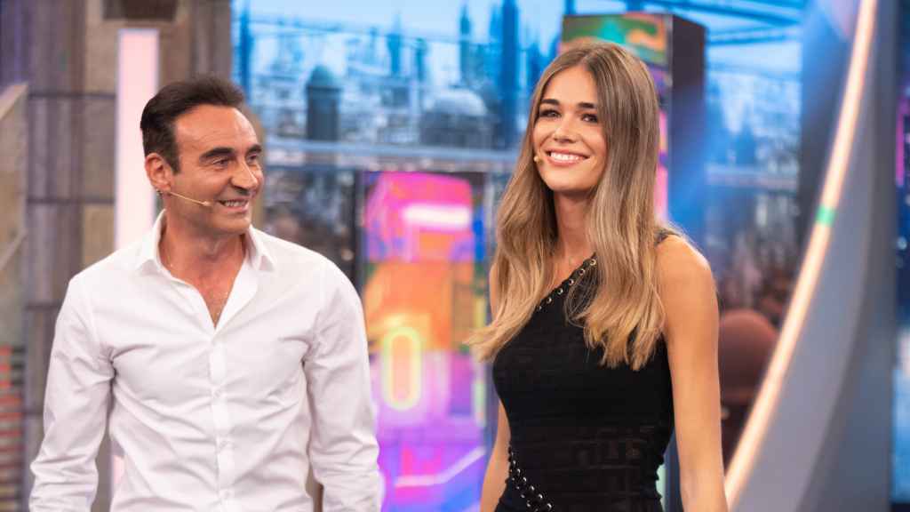 Enrique Ponce y Ana Soria, durante su visita a 'El Hormiguero', en mayo de 2023.