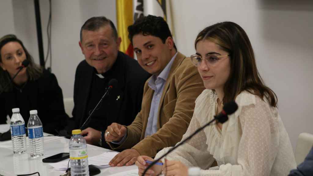 Pablo Hertfelder García-Conde (c) en un acto del Instituto de Políticas Sociales que preside.