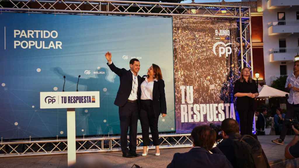 Moreno Bonilla junto a Carmen Crespo.