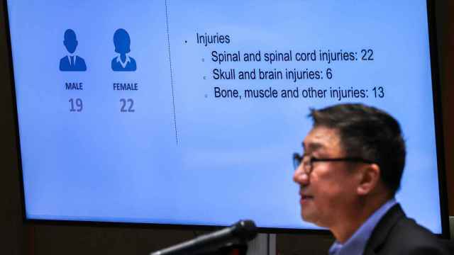 Adinun Kittiratanapaibool, director del hospital que atiende a los heridos, en rueda de prensa