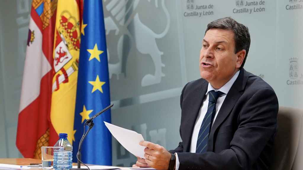 El portavoz de la Junta, Carlos Fernández Carriedo, durante la rueda de prensa de este jueves