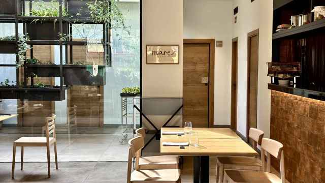 El asador que cocina el Mediterráneo desde una montaña de la Marina Alta: sus menús desde 28€