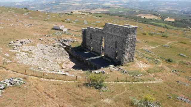 Vista aérea del teatro romano de Acinipo.