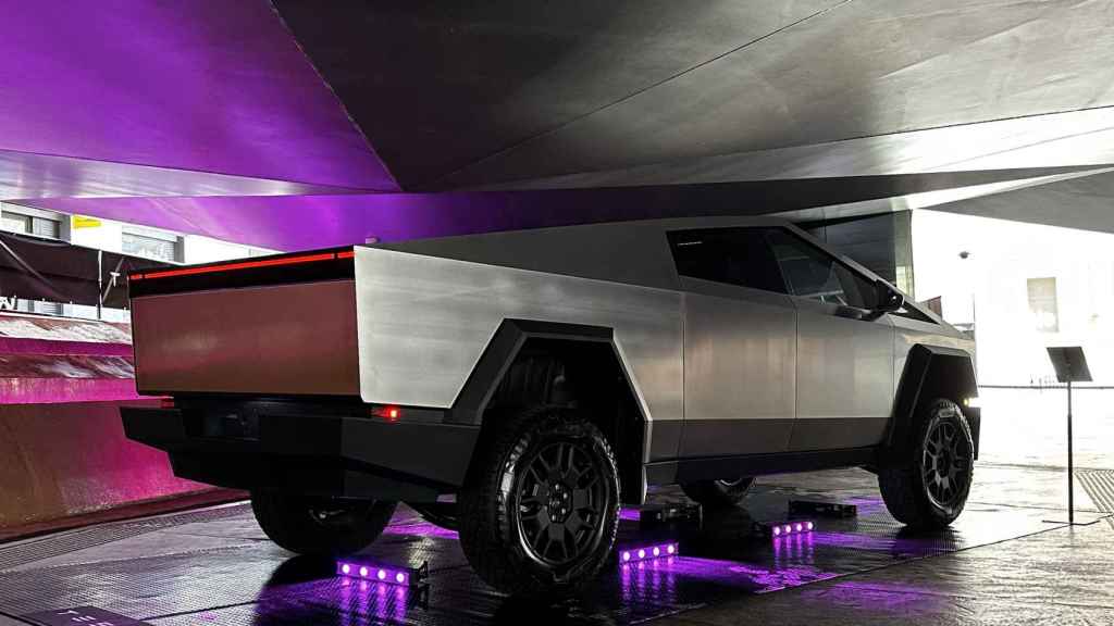 Tesla Cybertruck.
