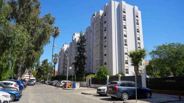 Urbanización que vende los terrenos en Sevilla.