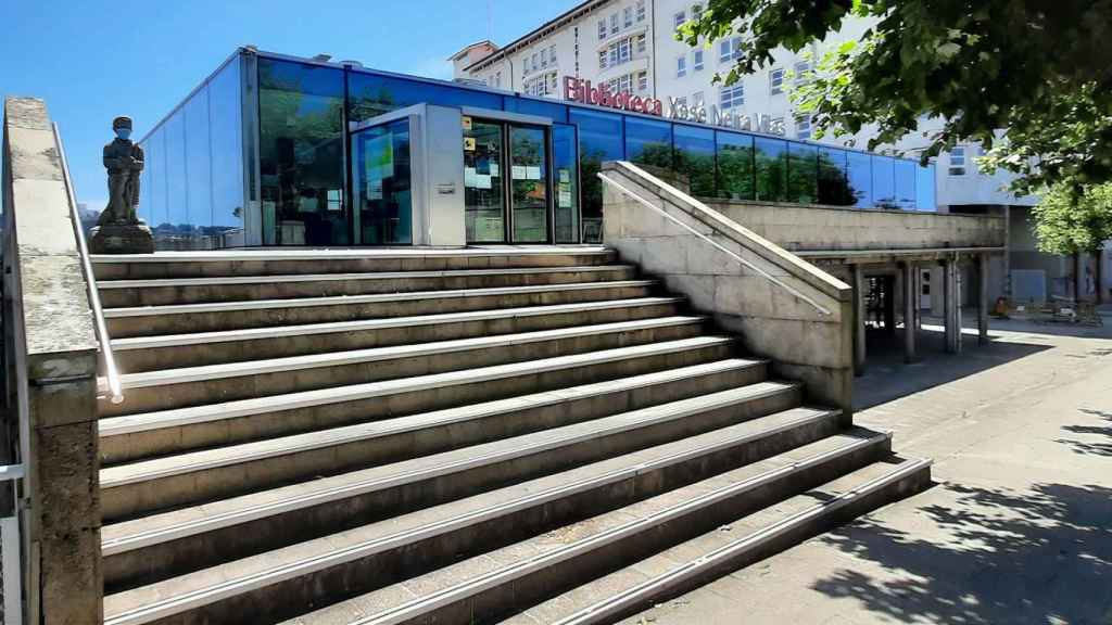 biblioteca_xose_neira_vilas_es_lg_le_photos_v2_custom
