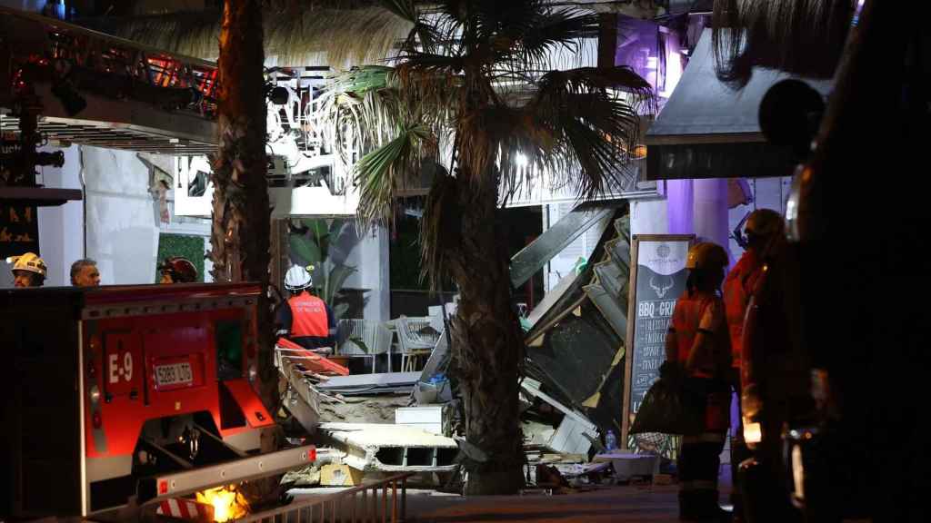 Vista de los daños de un edificio derrumbado, en la playa de Palma, a 23 de mayo de 2024, en Palma de Mallorca, Mallorca, Baleares.