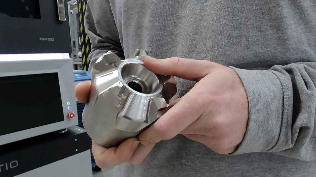 Detalle de una de las piezas impresas en 3D con hilo de metal.