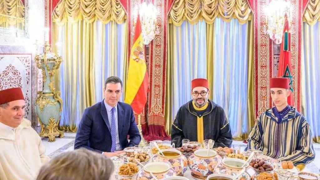 Pedro Sánchez durante una visita a Rabat en 2022.