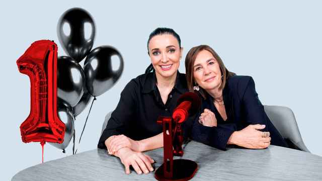 El podcast 'Arréglate que nos vamos' cumple un año entre amigas con casi un millón y medio de descargas