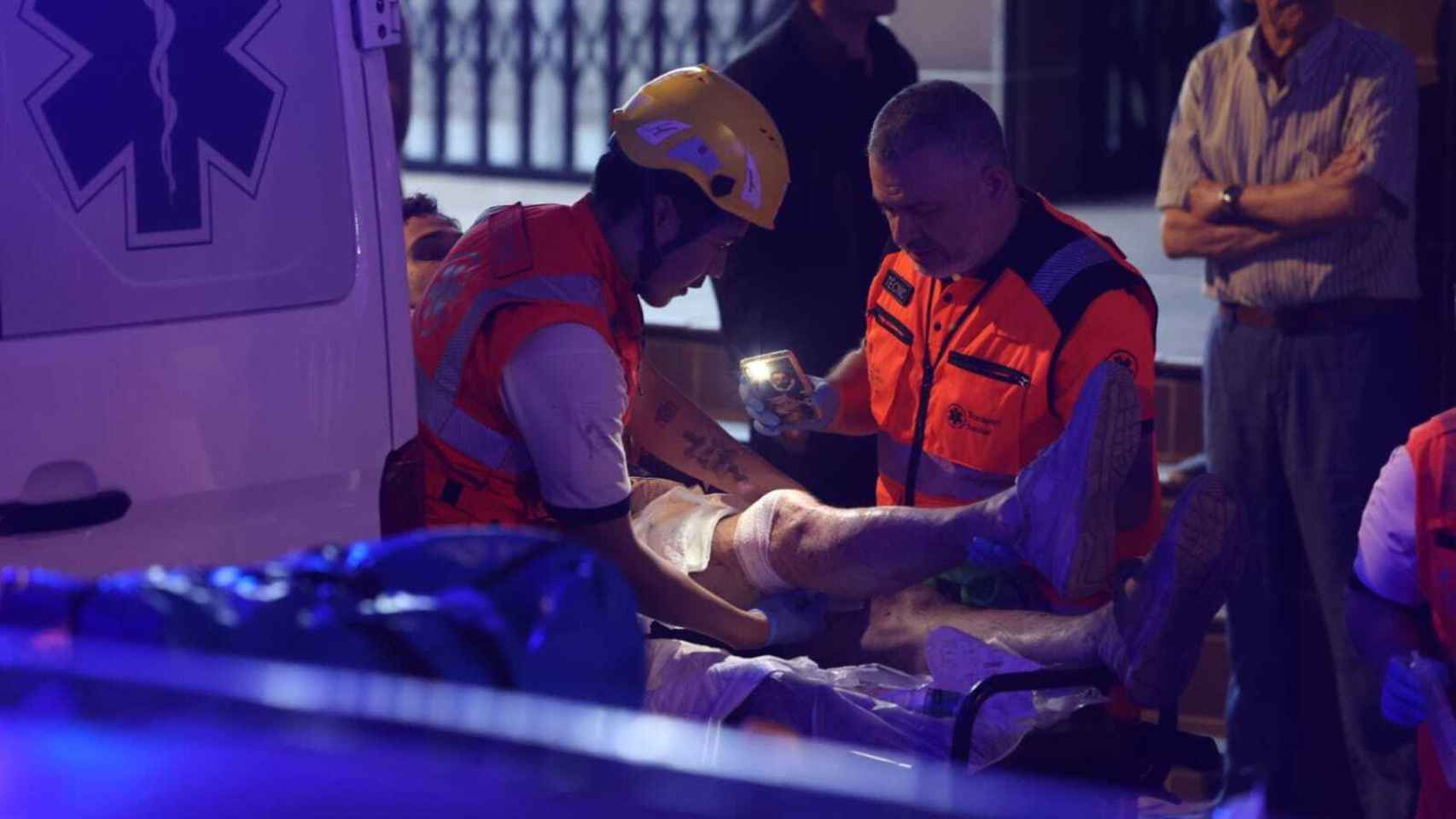 Las imágenes del rescate y del hundimiento del restaurante de Palma (Mallorca)