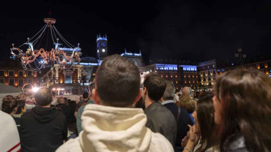 Decenas de personas presenciando Cristal Palace