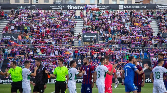 Los equipos del Elche y del Eldense, en una imagen de archivo.