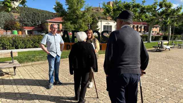 Los representantes de Soria YA, que forma parte de la coalición Existe para las europeas, recorren las localidades de Pinares, el Valle, el Alto Jalón y Soria