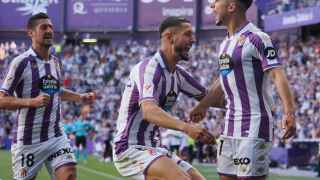 Los jugadores del Real Valladolid en la penúltima jornada de liga ante el Villarreal B, partido con el que han logrado el ascenso directo