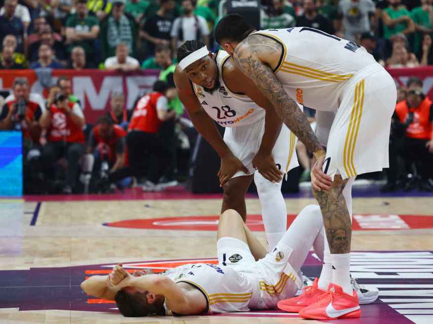 Causeur, en el suelo.