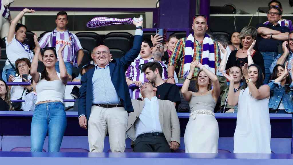 El alcalde de Valladolid, Jesús Julio Carnero, en el palco del José Zorrilla