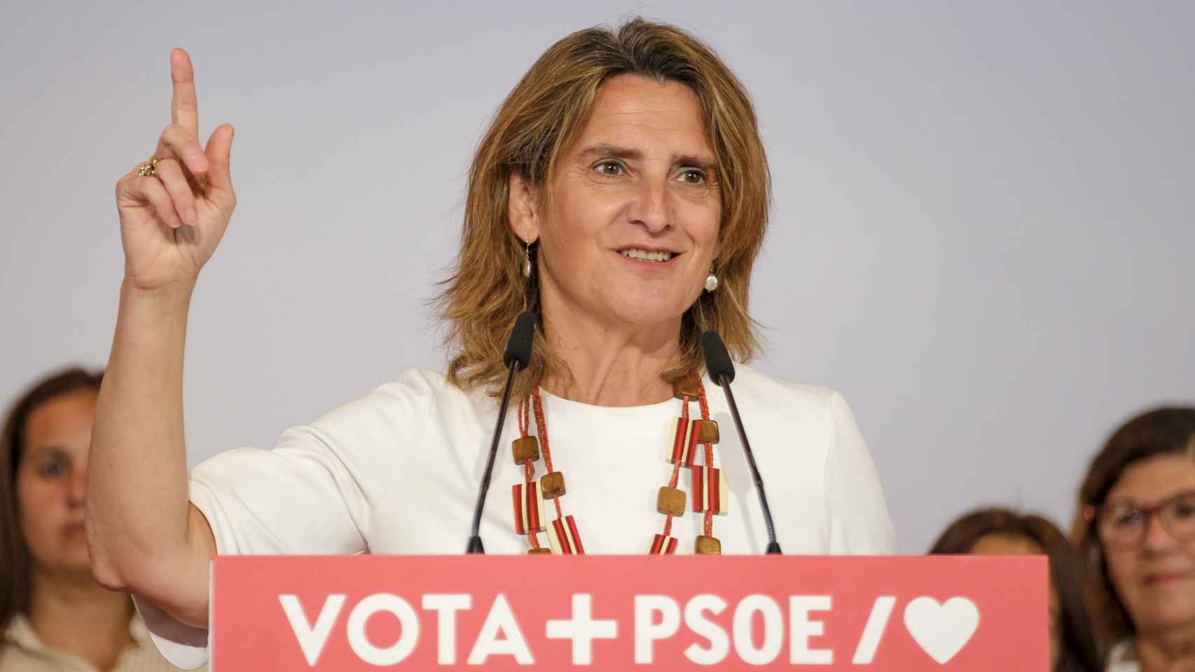 La candidata del PSOE al Parlamento Europeo Teresa Ribera, durante su intervención este domingo en un acto de campaña en Las Palmas de Gran Canaria.