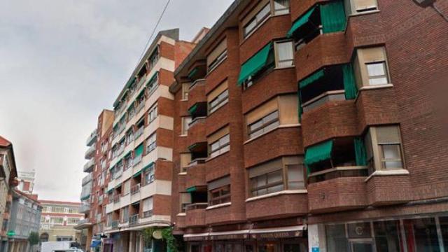 Una comunidad de vecinos con los toldos iguales.