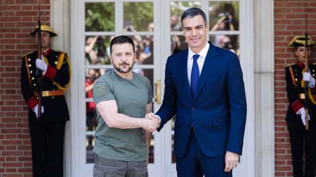 Volodímir Zelenski, presidente de Ucrania, recibido este lunes por Pedro Sánchez en Moncloa.
