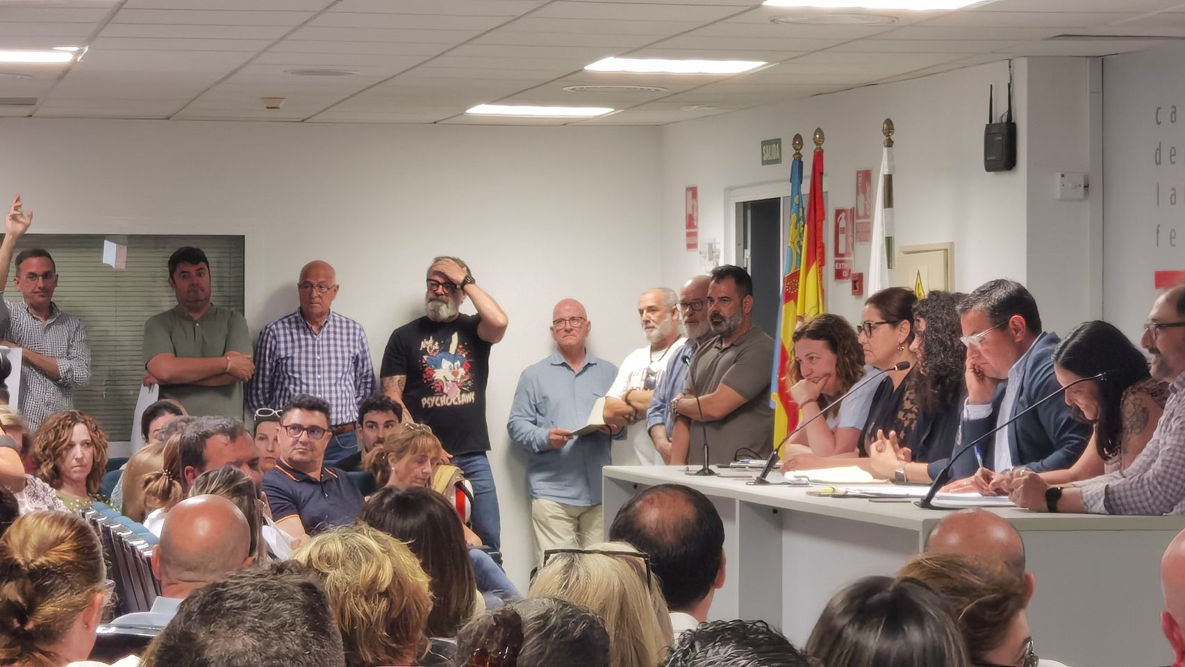 La concejala Cristina Cutanda en la asamblea de la Federació de Fogueres.