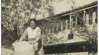 El panadero Celestino González y su hija