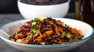 Adiós al potaje: la receta de lentejas lista en 5 minutos que te soluciona las comidas de verano