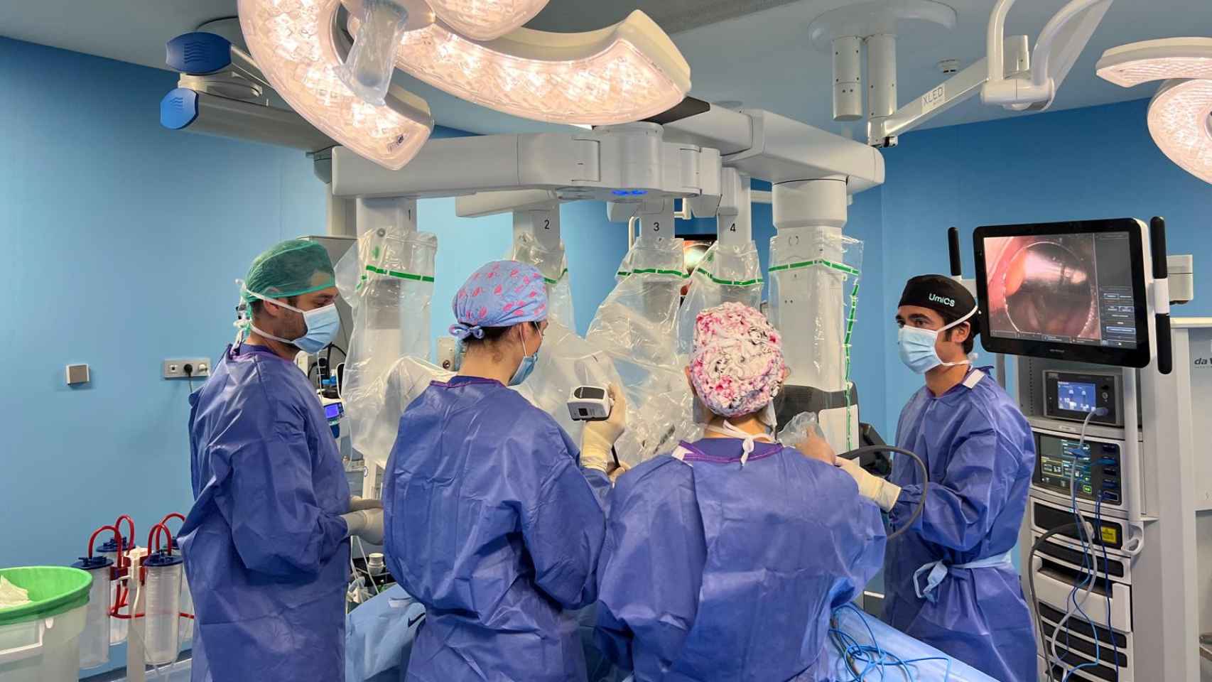 Equipo de IMED Valencia encargado de la intervención robótica. EE
