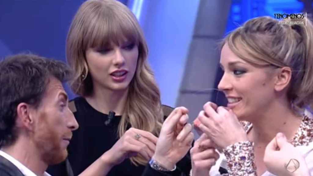 Pablo Motos, Taylor Swift y Anna Simón en 'El hormiguero'