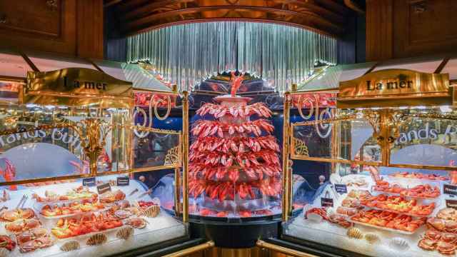 La fuente de langostas de Le Grands Buffet.