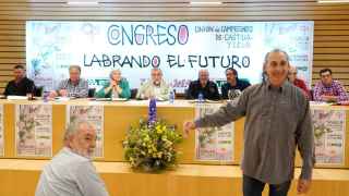 El coordinador de UCCL, Jesús Manuel González Palacín, tras su reelección, este viernes