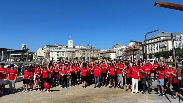 Imagen de archivo de una andaina de la Cruz Roja en A Coruña.