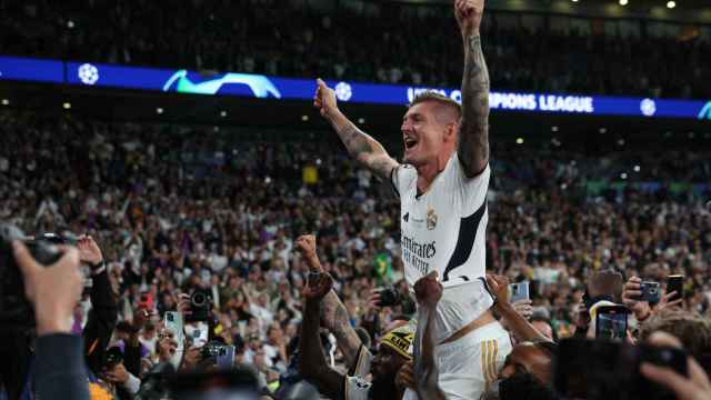 Kroos, durante la celebración en Wembley tras ganar La Decimoquinta