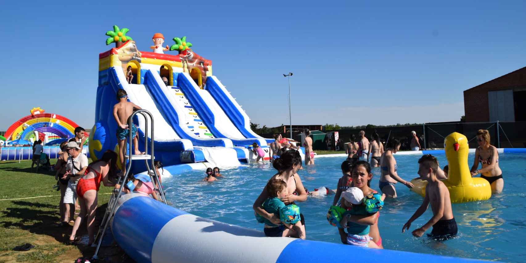 Ocellum Aqua Park ofrece toboganes hinchables para todas las edades.