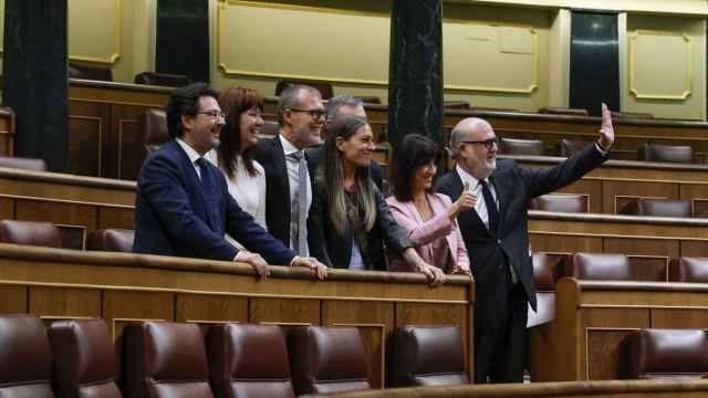 Los diputados de Junts celebran la aprobación de la Ley de Amnistía, el pasado miércoles en el Congreso.