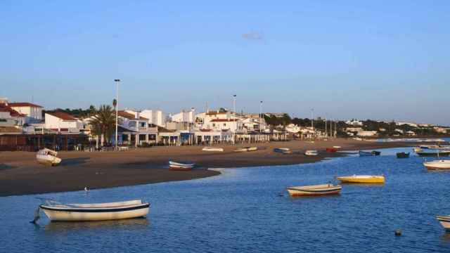 Vista de El Rompido desde la desembocadura del río Piedras.