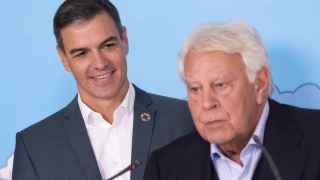 Pedro Sánchez con Felipe González.