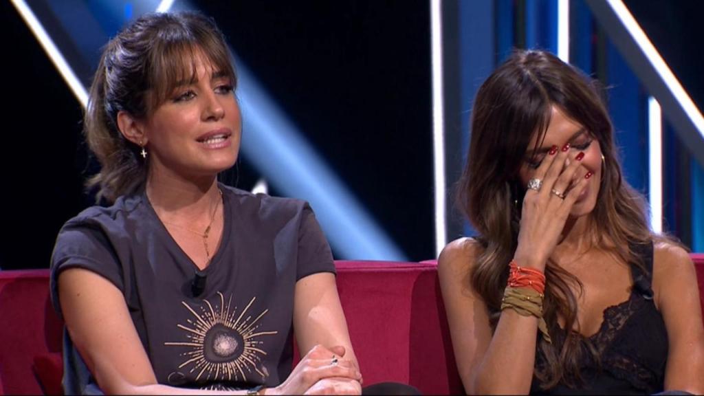 Isabel Jiménez y Sara Carbonero durante el programa de Cuatro 'Martínez y Hermanos'.