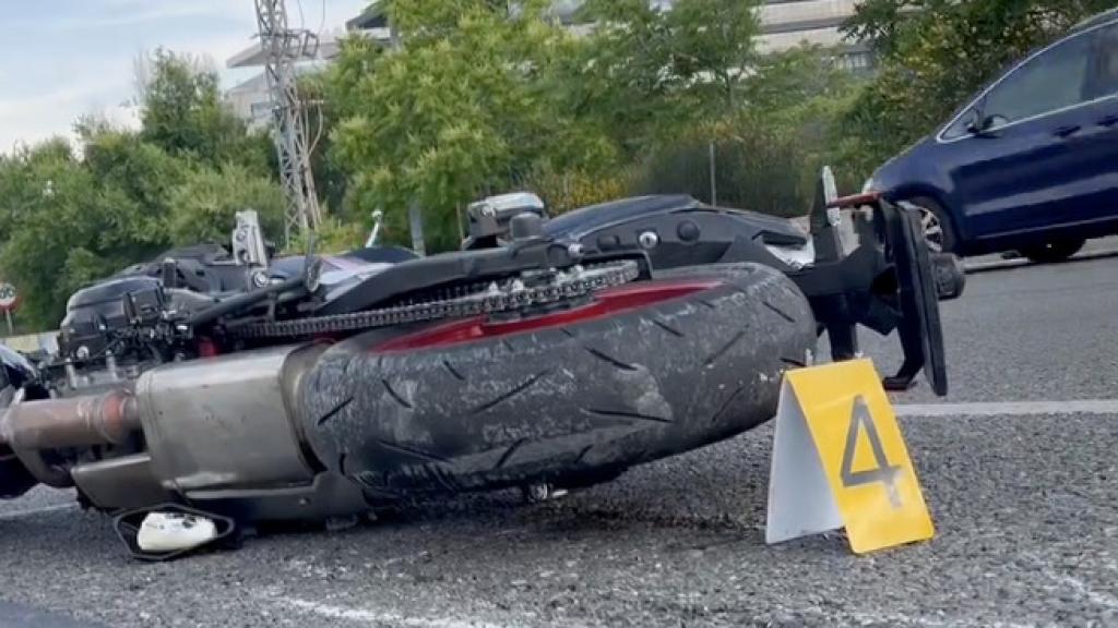 Una moto accidentada.