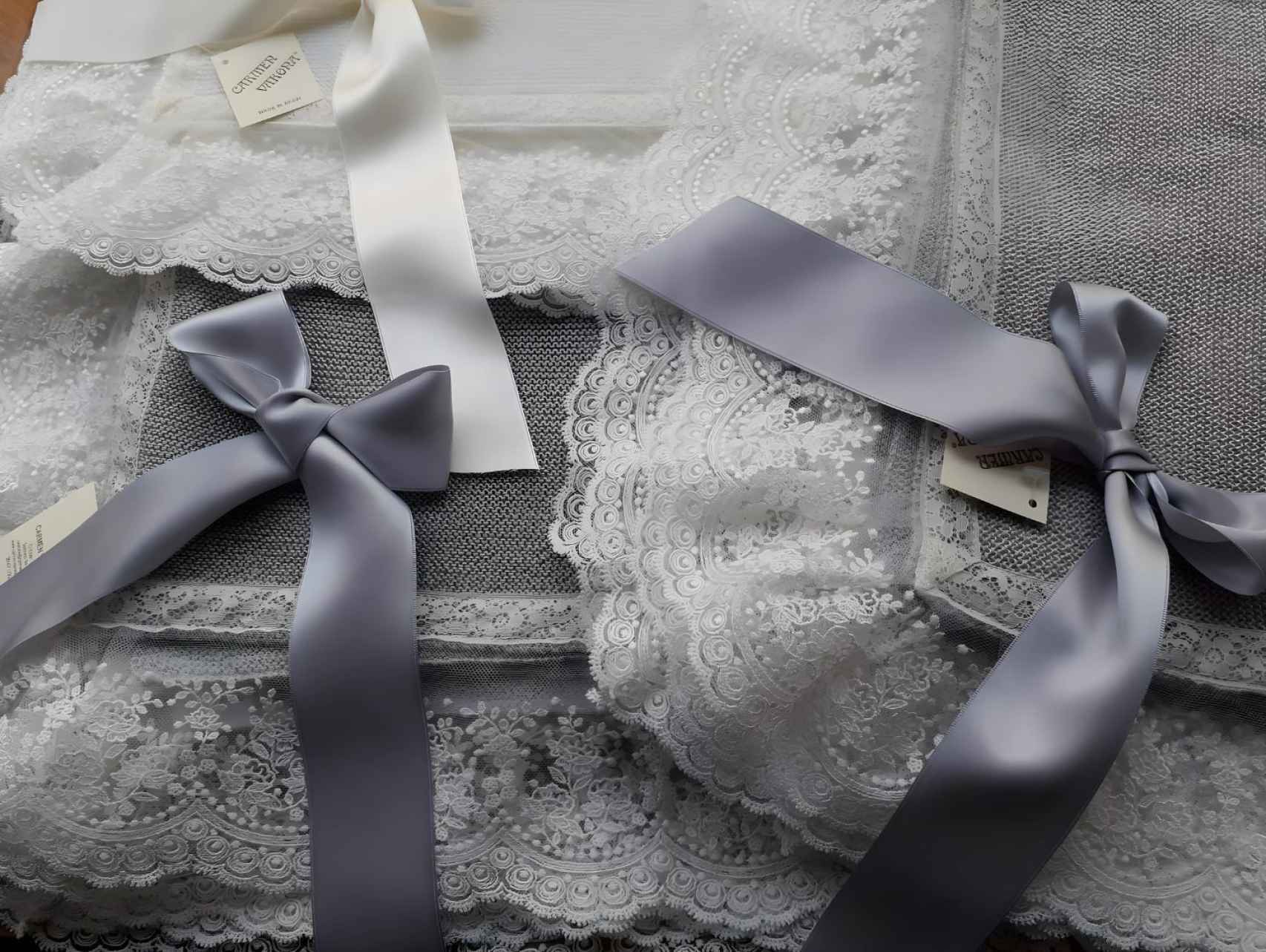 Prendas de Carmen Varona.