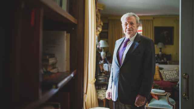 Francisco de Paula de Borbón y Escasany es duque de Sevilla por herencia de su abuela; ha sido director del banco de negocios londinense Hill Samuel & Co. Limited, presidente y director general del Miami National Bank y presidente del Cannon Group Iberoamérica.