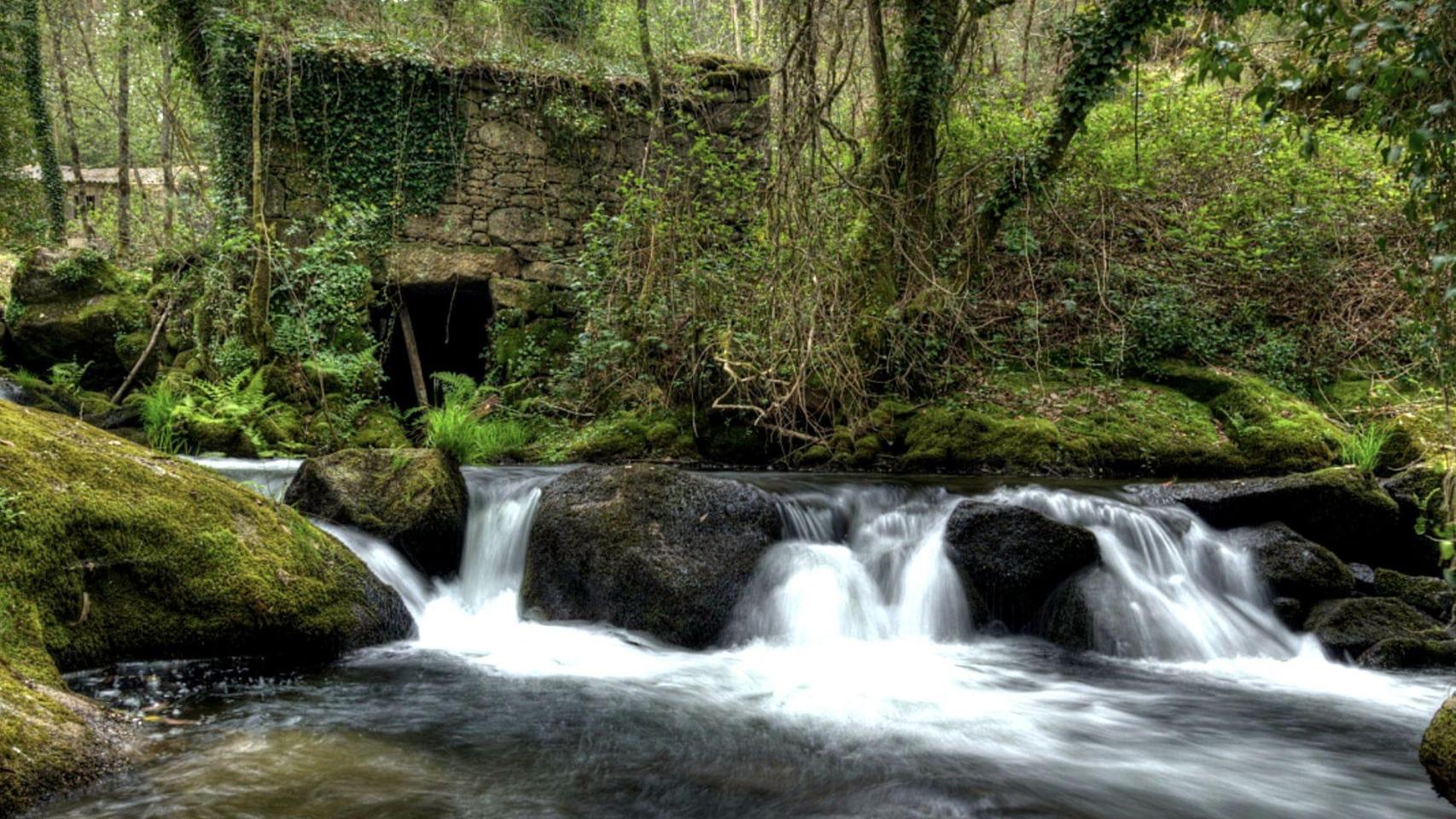 Río dos dous Nomes, Coirós.