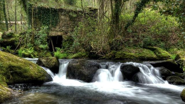 Río dos dous Nomes, Coirós.