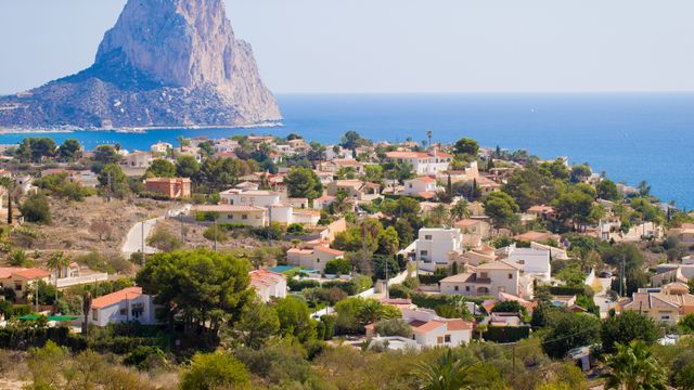 El Peñón de Ifach, de fondo.