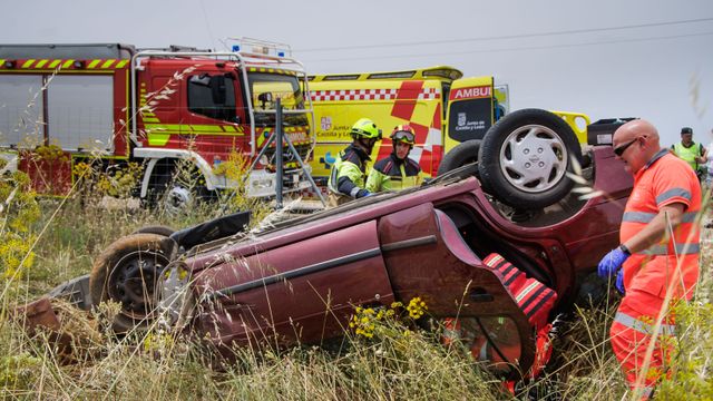 Accidente en la A-62 con Guardia Civil, bomberos y 112