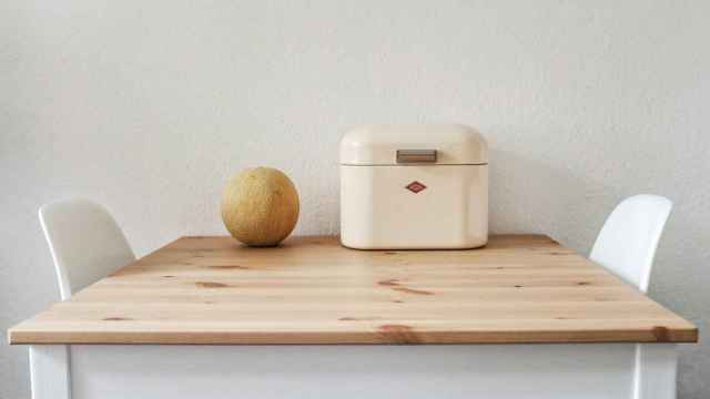 Mesa de cocina con tablero de madera natural