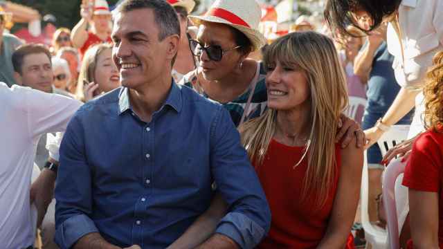 Begoña Gómez junto a Pedro Sánchez el pasado miércoles en un acto en Benalmádena (Málaga).
